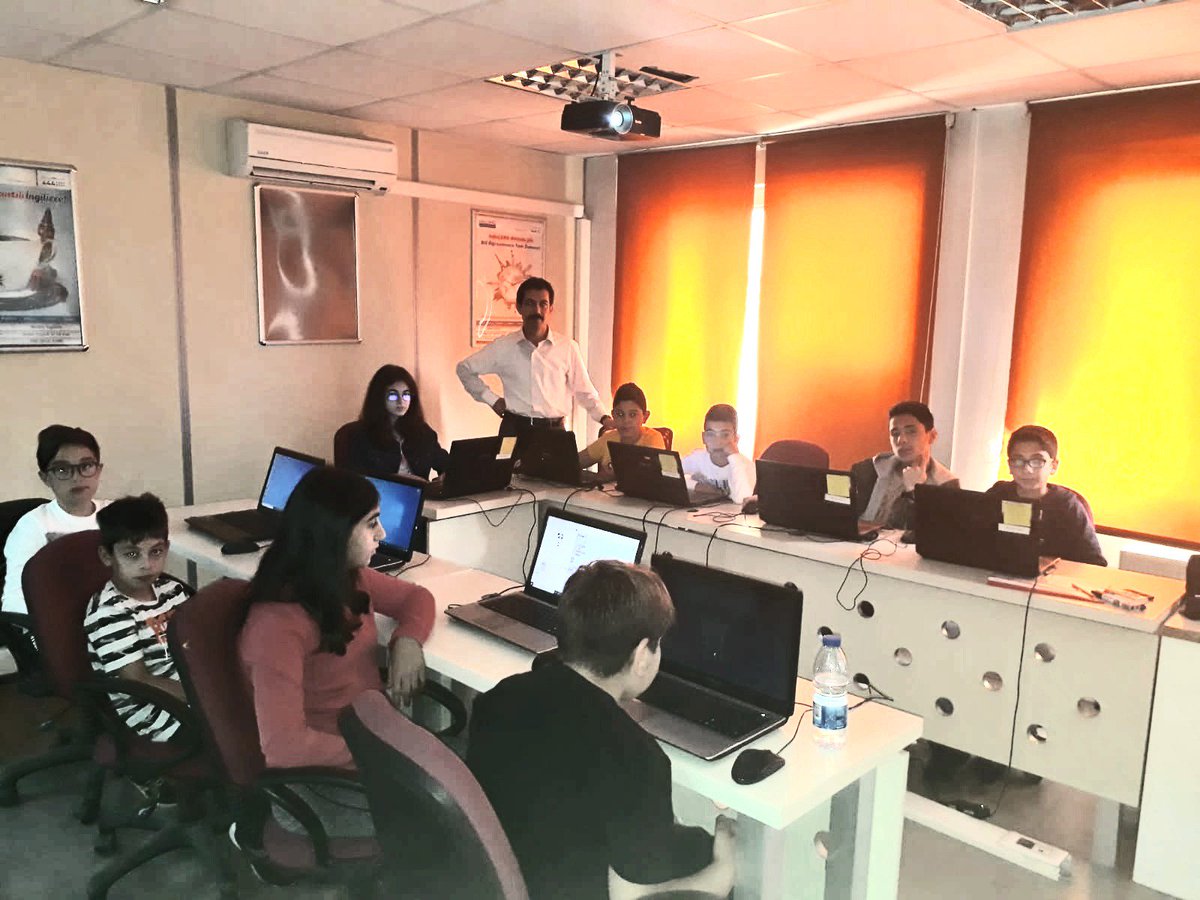 Ankara şubemizde Bilişim Junior eğitimlerimiz hız kesmeden devam ediyor!
Yeni gruplarımız hakkında bilgi almak için hemen tıklayın!
bit.ly/BilisimJuniorE… 444 32 36

#bilisimjunior #kodlama #robotik #eğitim #atölye #bilişim  #bilgisayar #yazılım #ders #okul #oyun #teknoloji