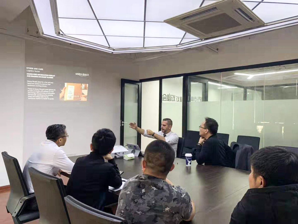 Joinpad's tweet photo. At the 2019 World Conference on VR in Nanchang, #China: thanks to Wu Fei, CEO of @LLVISION_BJ for mentioning our joint partnership during his panel, describing our #AugmentedReality software as a "standard of high quality", and for inviting us at their office!

#AR #industry40 https://t.co/FtfAdtnv44