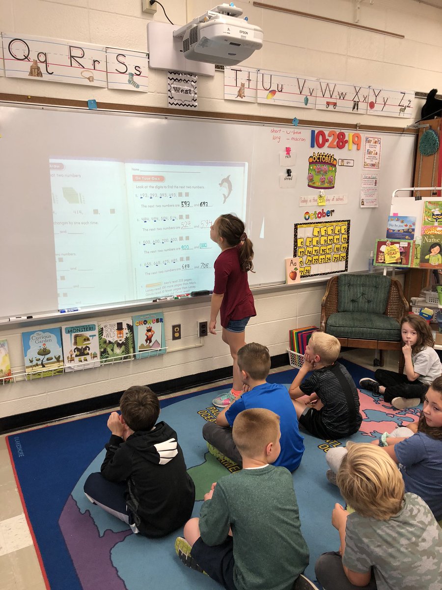 claudiascotti10's tweet image. Explaining our thinking in Math!  #numberpatterns @HES_Principal