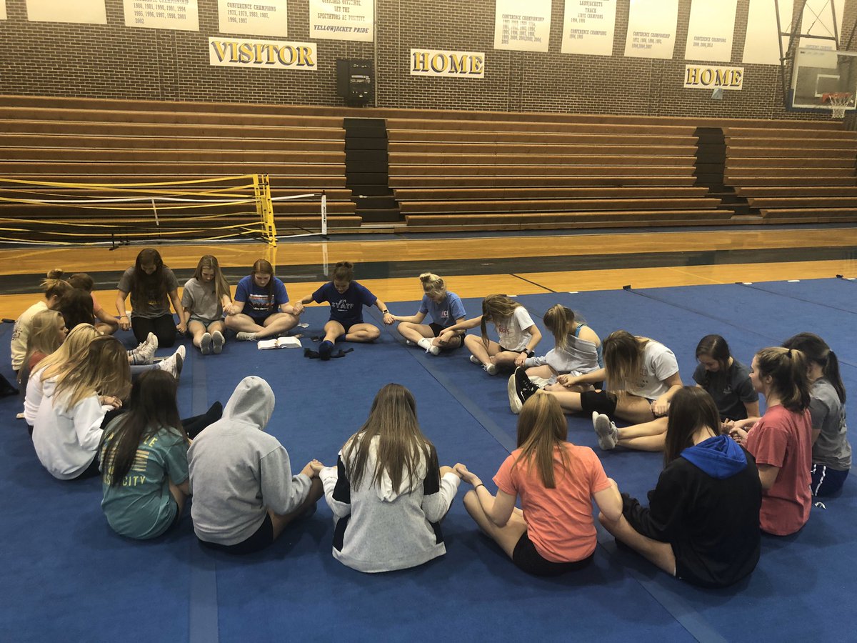 What an amazing picture of Christ working through our school’s FCA program! Cheer team’s FCA Huddle prayer after their devotion time!