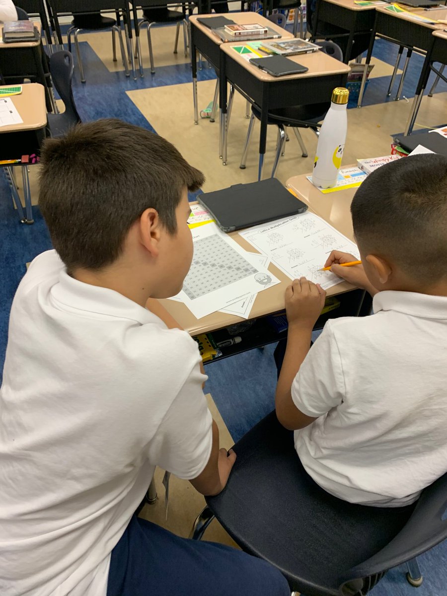 alliestaj's tweet photo. Sometimes the best learning comes from Ss teaching one another. #roypride #multiplicationmethods https://t.co/8b6vgUSWpD