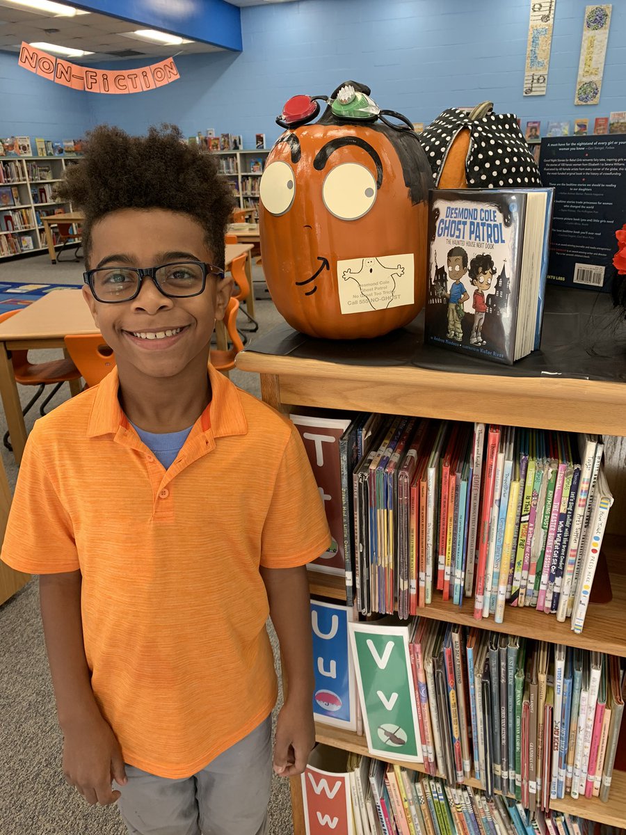 manateereads's tweet photo. More amazing book character pumpkins from creative @ClubBlvdManatee readers! #JointheClub #dpsncreads https://t.co/ZphBzurnJa