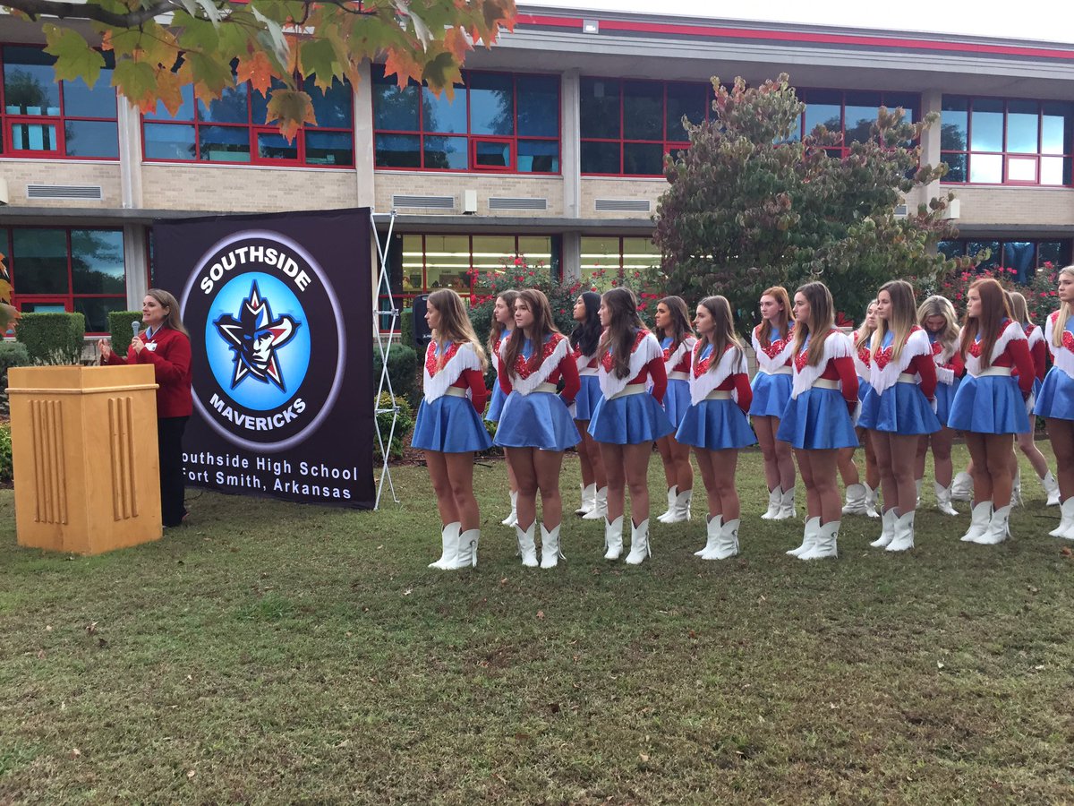 FSSouthside's tweet image. “It’s time to dig!” says Fort Smith Board School Board President Susan McFerran. Southside’s groundbreaking ceremony celebrated the beginning of the Vision 2023 building program. @FSSchools #BeMoreMaverick