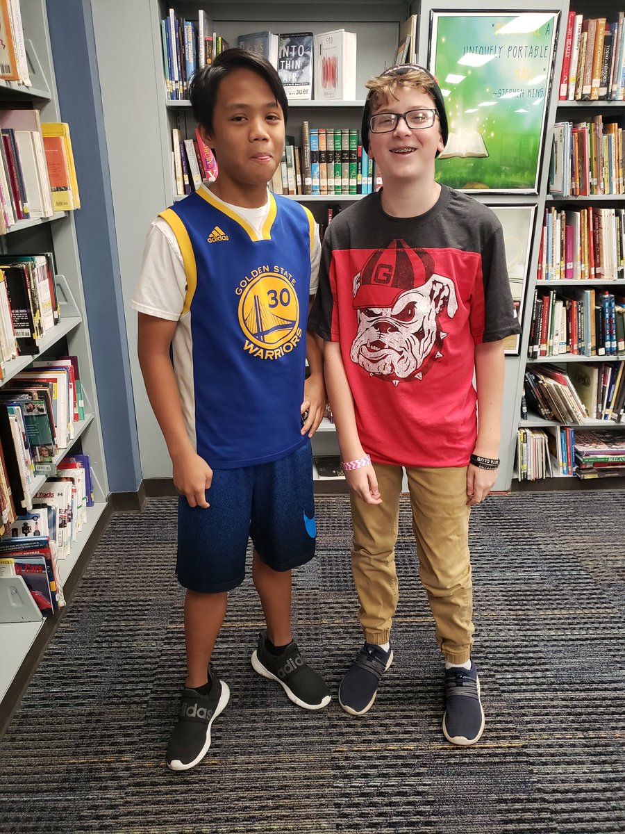 PutnamMiddle's tweet image. Students and staff "teamed up" against drugs today while celebrating #RedRibbonWeek!