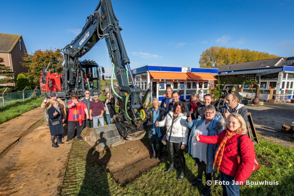 Start herinrichting terrein Clubhuis #Tiel - detielenaar.nl/nieuws/2019/10…