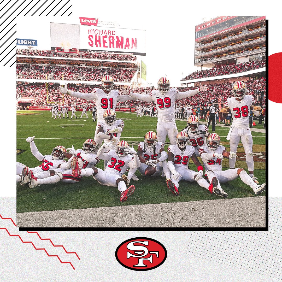 49ers's tweet photo. OH SNAP 📸 ‼️

#94Niners x #VictoryMonday https://t.co/prVGKyWWf7