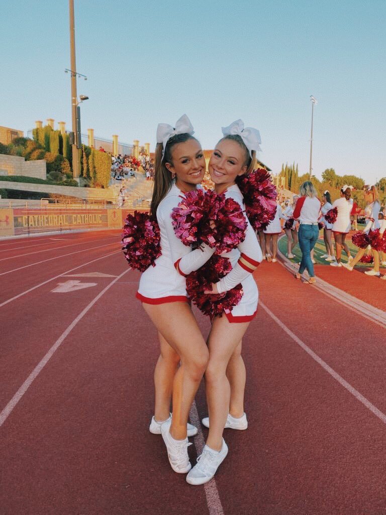 cchsdonscheer's tweet photo. CCHS VS @TheHiveFootball 
📅: THIS FRIDAY (11/1)
📍: LINCOLN HIGH SCHOOL 
‼️GAME STARTS @ 6:30‼️
‼️BE THERE‼️ https://t.co/bvfRlLGDs0