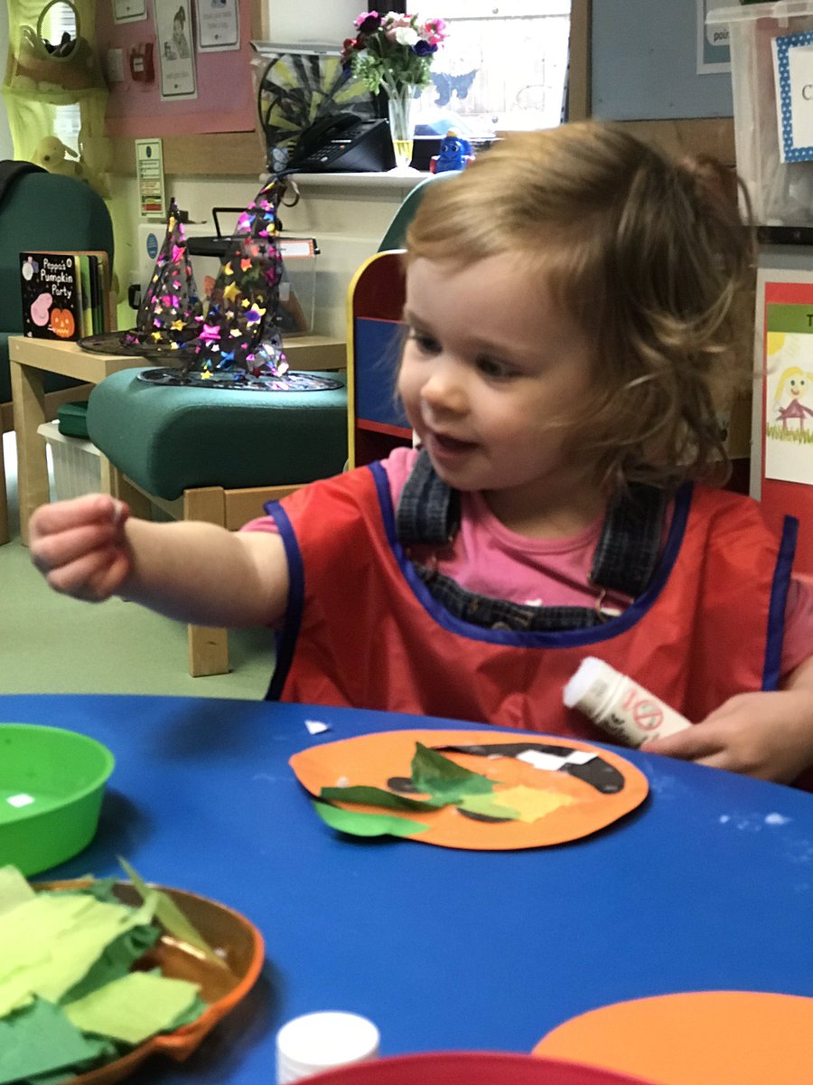 EYManorPrep's tweet photo. Messy Manor Monday’s ! Pumpkin creations and potion making as well as lots of messy magic and experiments #Halloween #makingfriends #family @EYManorPrep @manorprep https://t.co/qT76VmW2bi