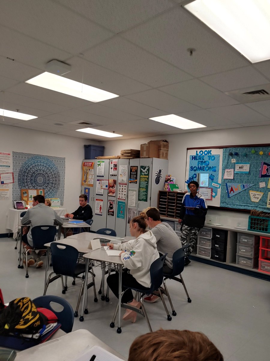 Wrapping up our #professionaldevelopment for #hped #teachers with some classroom observations at <a href="/SevernaParkMS/">Severna Park Middle</a> - first up was #healthed with Ms. Beard and her #AACPSAwesome classroom environment full of visuals, group work, and adapted seating options (peep the yoga ball)! (1/3)