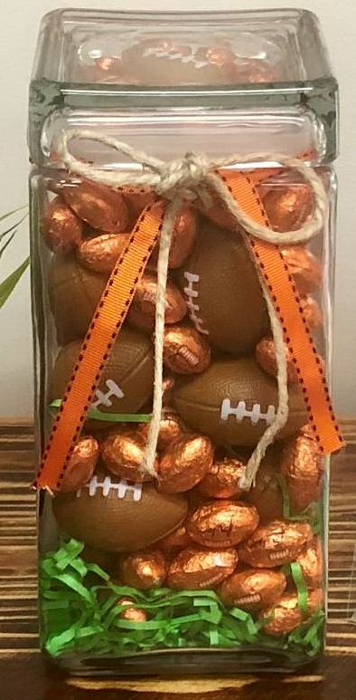 TheBracesPlace's tweet photo. Have you guessed how many footballs are in this jar?
We will give away this awesome prize before the Carolina & Clemson game!
#TailgatePackage
#TheBracesPlace https://t.co/sjx7mySPnz