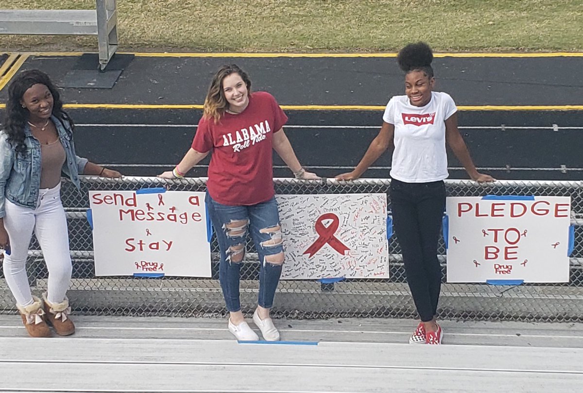 GCS_Health's tweet photo. Eastern Guilford High students celebrated Red Ribbon Week by sharing their drug free pledges at the football game Friday night! #RedRibbonWeek2019 https://t.co/CXhYfs5Kub