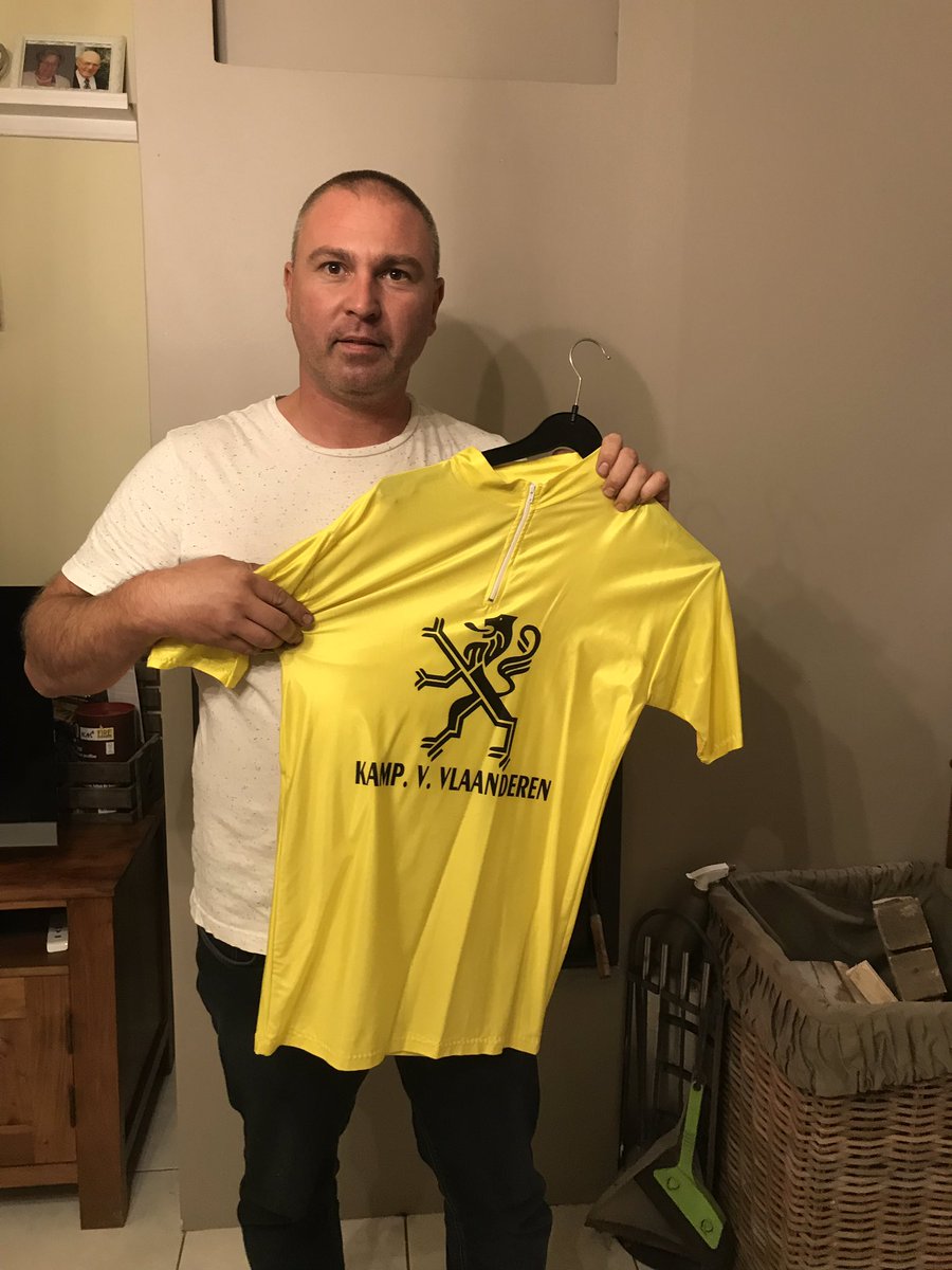 ImarVanden's tweet image. Toffe babbel gehad met ex-kermiscoureur Olivier Louchaert.

Het gemis naar de fiets is groot, maar door zijn dochter blijft hij actief in het wielermilieu.

#KOERS #Howest #sportjrn