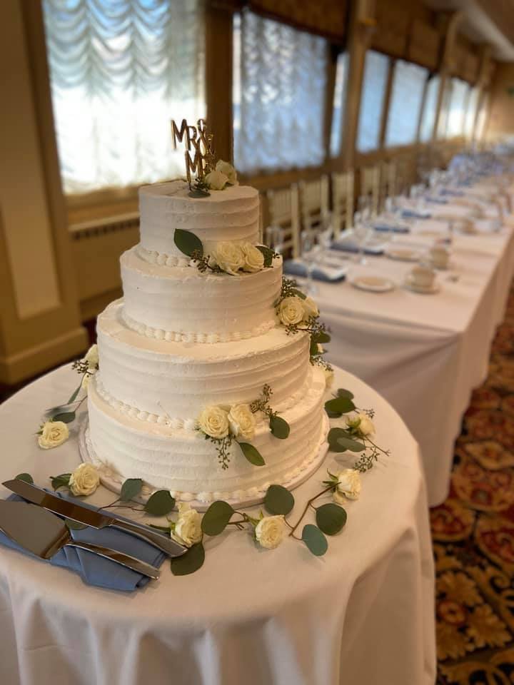 GrassyHillCC's tweet photo. Our last wedding this season was a festive celebration! Congratulations Michelle and Patrick 💫 https://t.co/TjJg99tZnb