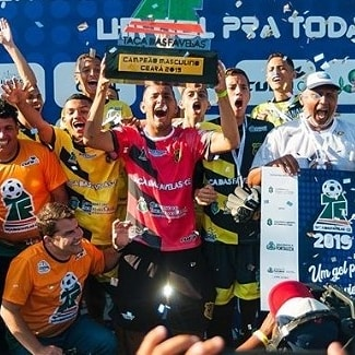 Neste final de semana aconteceram as grandes finais da Taça das Favelas Ceará. A Maria Tomásia foi a grande campeã da categoria feminina e o Pantanal venceu no masculino! Os jogos aconteceram na Areninha do Conjunto Esperança.
Fotos: Jimmy Alves

#taçadasfavelas #cufa
