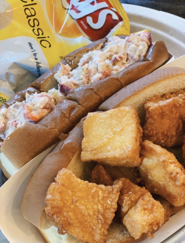 TheLobsterStop's tweet photo. Rock and roll over to The Lobster Stop where you'll fall in love with our lobster rolls. https://t.co/LBDlqJU0Y0