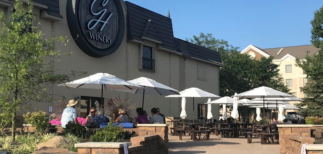 VisitIndiana's tweet photo. All roads lead to fun & deliciousness just west of Indy!
Find your fill of Fall Fun in @HendricksCounty!
Read More: https://t.co/2owHEKM2JM
#LovINFall #visitindiana https://t.co/NrBw9TZJAE