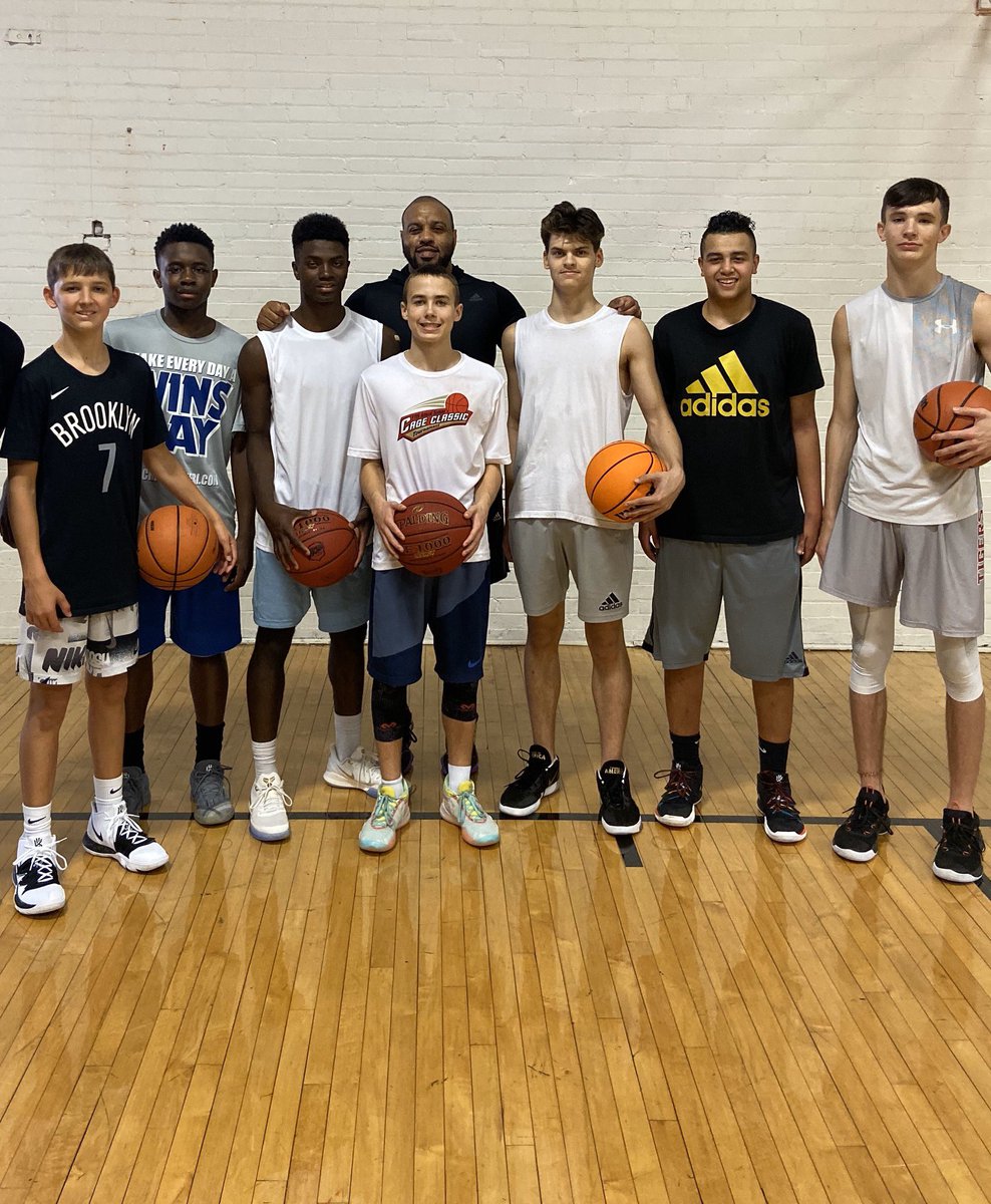 2022 OK Wolfpack working on their craft this past wkend with <a href="/irv_roland/">Irv Roland</a>!!!!! Workout was🔥 🔥🔥🔥🔥!!! <a href="/PrepHoopsOK/">Prep Hoops Oklahoma</a> <a href="/MattReynolds___/">Matt Reynolds</a> <a href="/RL_Hoops/">RecruitLook Hoops</a> <a href="/Ok_Wolfpack/">Oklahoma Wolfpack is now I4 Sports</a> <a href="/RashadSullivan7/">Rashad Sullivan</a>