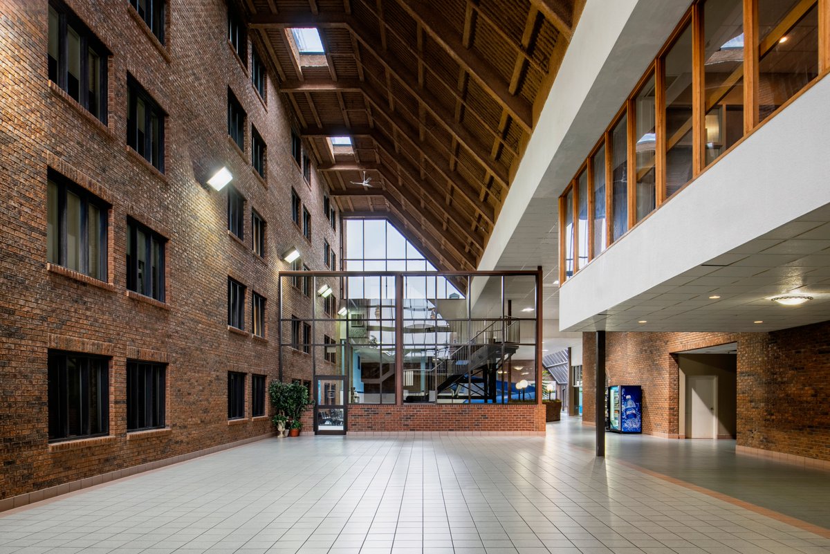 Travelling to Kingston during the week? Did you know you can get breakfast for two people for just $4.00 more, by booking our Breakfast Included Package? Available Sunday to Thursday. Visit ambassadorhotel.com Or call 1-800-267-7880 to book your package!