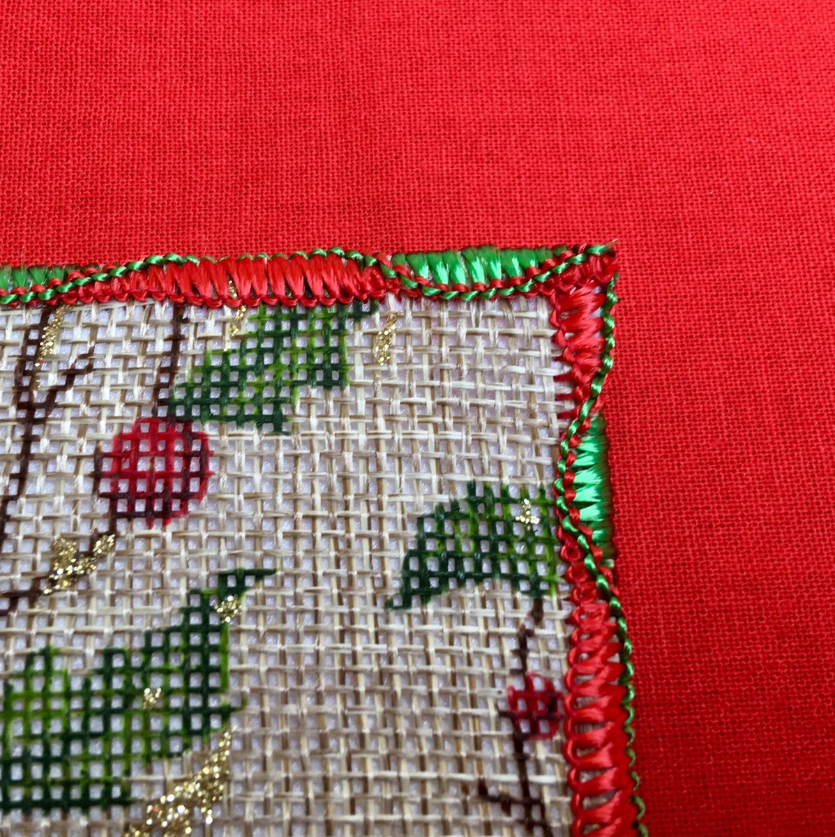 LKSewingAcademy's tweet image. If you have a #Babylock overlocker with a wave stitch option here’s a simple festive project. #sewing #overlocking