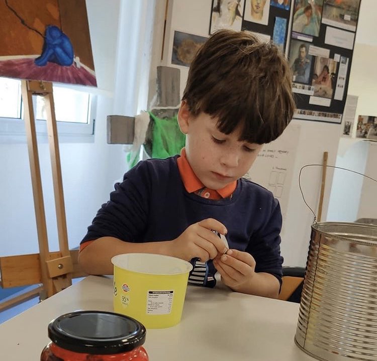 Day 1 at our Halloween STEAM Camp and we are busy recycling, painting, creating and experimenting with different materials! 
#sotoschoolcamps #halftermcamp #halfterm #steam #steamcamps  #steamineducation #learningspanish #languages #inspiredglobalcamps #bestcampsever