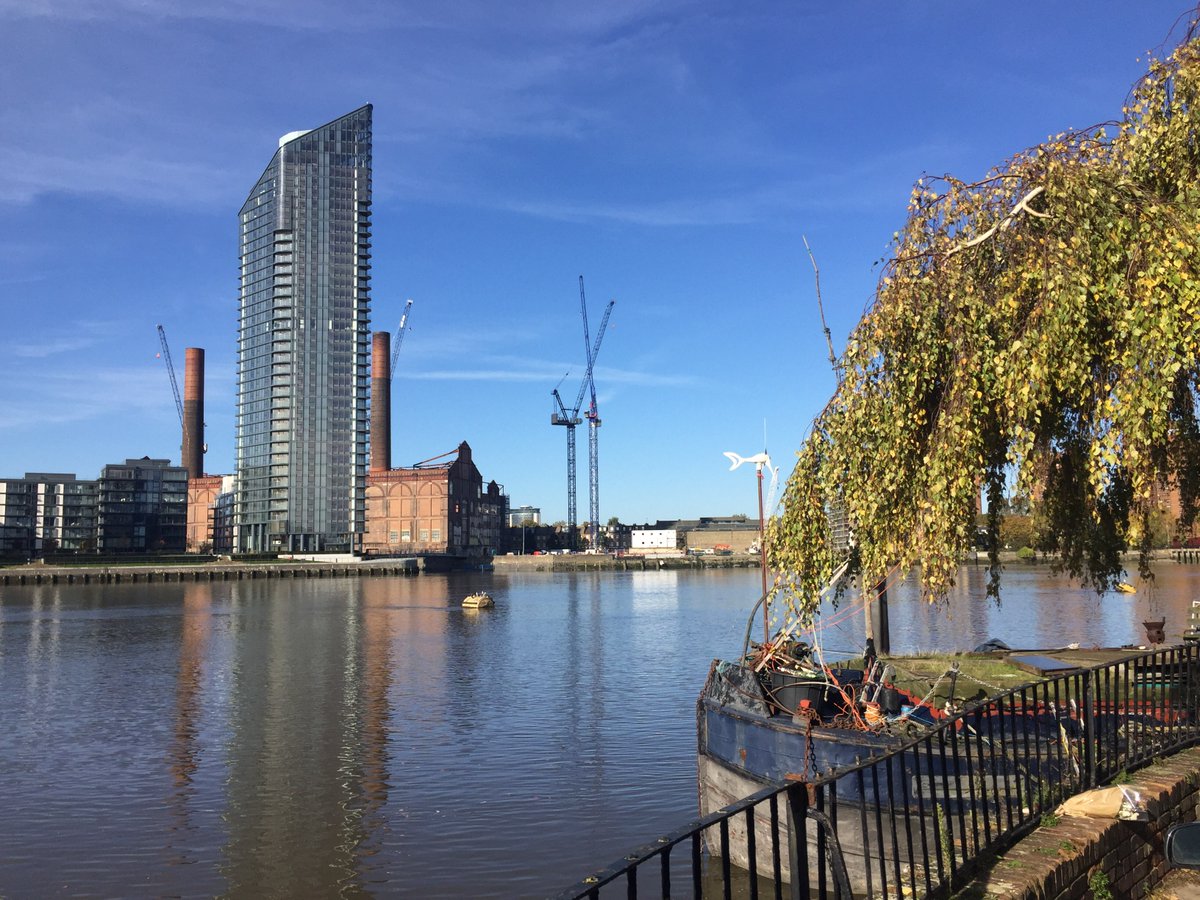 StMarysBatBells's tweet photo. A lovely sunny Sunday and a sunny Monday, bring on more of the same please...! #YogaForTheBrain #Bells #BellRinging #Campanology #London #Battersea #Wandsworth #LoveBattersea1 #StMarysBattersea #RiverWatch #River #Thames #RiverThames #MidTide https://t.co/JIeKQcqUTj