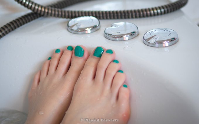 Bare feet chilling out in bathtub...  #Feet #FootFetish #FootLover #Toes #FootFetishNation #FootGoddes<a href="/tag/feet"class="tags">#Feet</a><a href="/tag/footfetish"class="tags">#FootFetish</a><a href="/tag/toes"class="tags"><span>#toes</span></a><a href="/tag/prettyfeet"class="tags"><span>#prettyfeet</span></a><a href="/tag/barefeet"class="tags"><span>#barefeet</span></a><a href="/tag/teamprettyfeet"class="tags"><span>#teamprettyfeet</span></a><a href="/tag/prettytoes"class="tags"><span>#prettytoes</span></a>