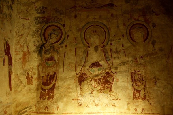 simontourcom's tweet photo. Mogao Caves is located in Dunhuang City, Gansu Province of China. It was built in the year of 366 in Five Hus and Sixteen States (304AD - 439AD). There are totally 735 caves found so far in the area. Mogao Caves is a shrine of Buddhist art treasures in the world. https://t.co/0cStNomp6J