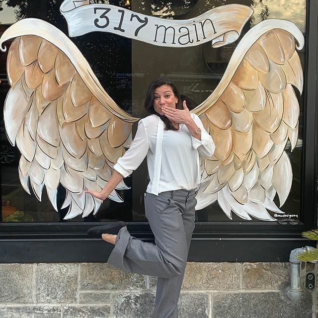 MWDesignsNY's tweet photo. Happy to have worked with such a great group of people at @317mainstreet ! #angelwingsproject #angelwings #windowart #alwayshandpaint #longislandartist #mwdesignsny https://t.co/9J24e12jGC