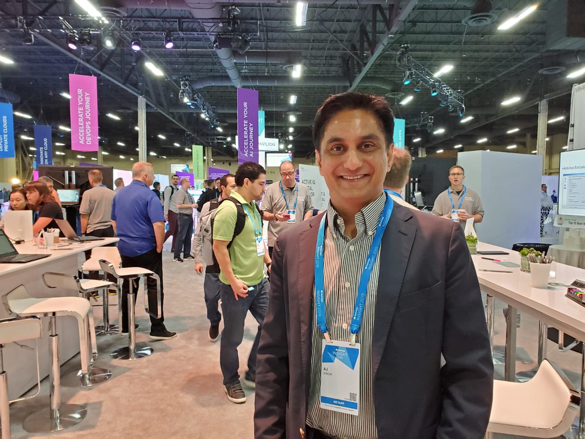 TheGurmuxxon's tweet photo. Questions, concerns, feedback about NetApp Upgrades? Come talk to AJ at #SmartBar! #NetAppINSIGHT @dmancran @JaylinWeb @BrandoNetApp @CB8MyDataCenter @Mateo_SGRID https://t.co/fgZXrnA8C1