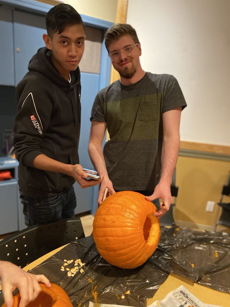 WhytecliffLearn's tweet image. Today, the youth started to get in the halloween spirit by carving pumpkins, and roasting pumpkin seeds. Members teamed up to work on carving together, and also started decorating around the building. This experience allowed for teamwork, laughter and a ton of fun! 👻🎃