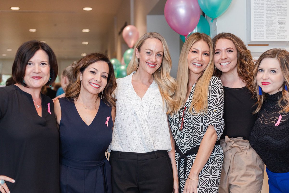 NHL_Hair's tweet photo. Our NHL team had a great time at the Annual Ladies Night at @HonorHealth Virginia G. Piper Cancer Center in Scottsdale, AZ. #SupportCancerResearch #WomensCancer #BreastCancerAwarenessMonth https://t.co/BmoK54WQsn
