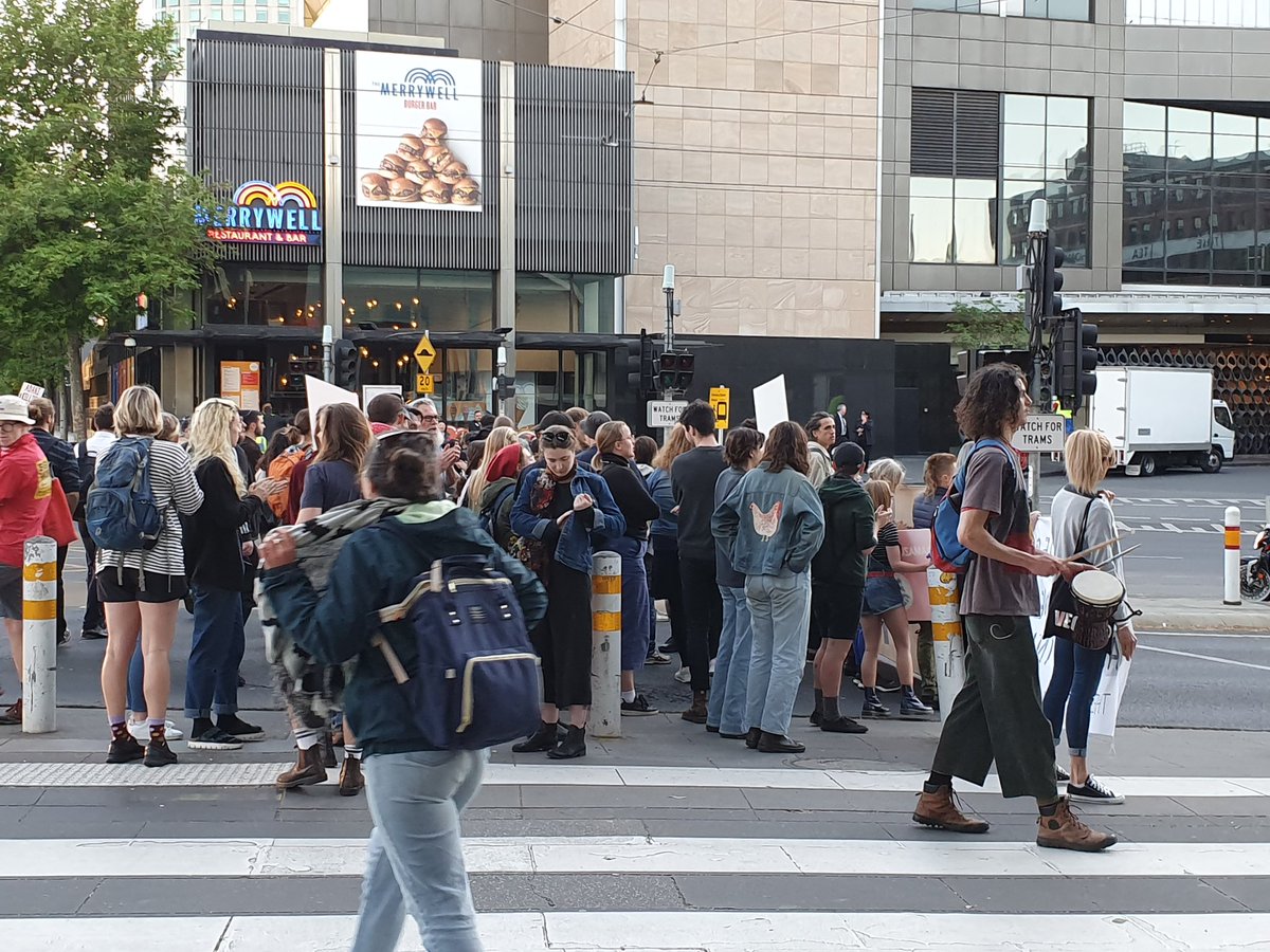 AudreyCooke77's tweet image. #BlockadeIMARC 
Day 2
We Have The Right to Demonstrate!

Police are Really aggressive now in Melbourne Convention and Exhibition centre.
