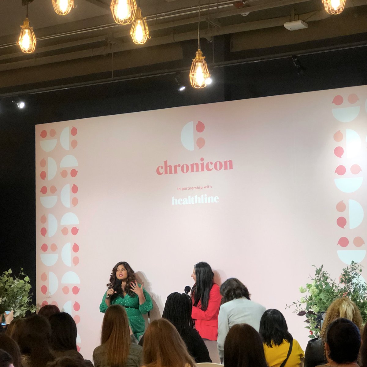 womanizerglobal's tweet photo. And now: Keynote time with @stacylondon ✨ #ChronicallyMe @The_Chronicon https://t.co/epPaotk1YO