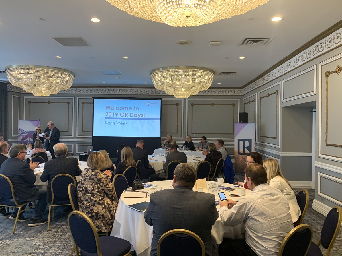 HarrisGreenaway's tweet photo. @SaskREALTORS Government Relation days in #yqr kicks off with an economic panel featuring @cfibsk @biznuz1 &amp; @EcDevRegina #sask #GRDays2019 https://t.co/CNhLjVm047