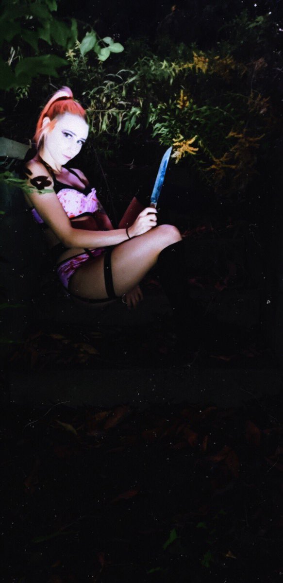 GraveBombshell's tweet photo. we are each our own devil, and we make this world our hell. 🔪 https://t.co/YKkY7fGren