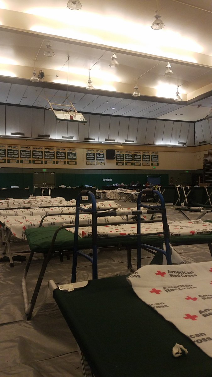 salarmydeloro's tweet photo. At least 140 people are seeking shelter in the gym at Napa Valley College from the #KincadeFire. We're serving breakfast, lunch and dinner here and at 4 other shelters in the area. #prayfornorcal https://t.co/kXnvcA6TT2