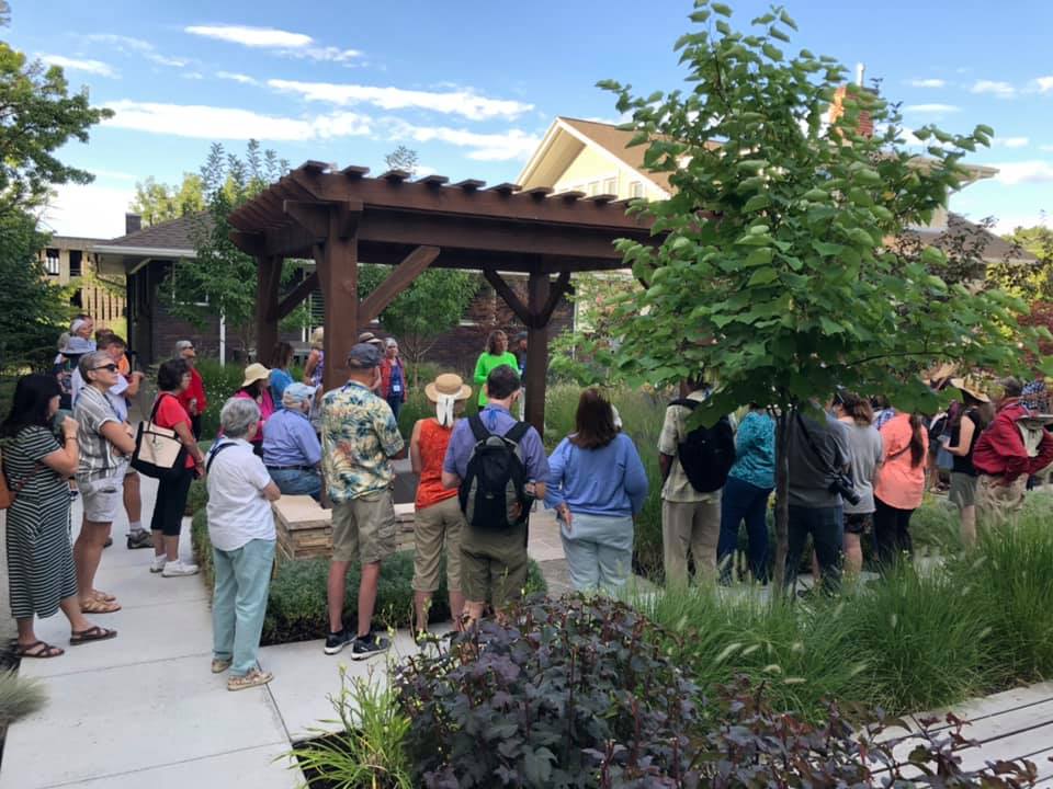 GardenComms's tweet photo. For more photos of #GardenComm2019 visit https://t.co/jJVmstu9zW 🌻 https://t.co/HON0XmKrwn
