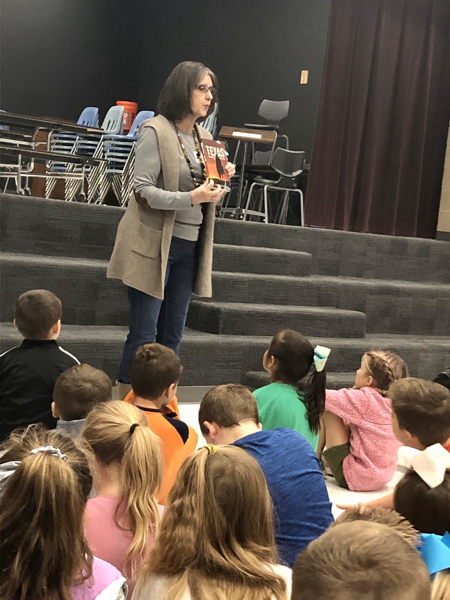 GingerBryan15's tweet image. So grateful for @alana323! Thank you for coming to help us celebrate writing today! @ActonElementary @JenkinsAES @Debbie4036 @katyanngrimes @AmandaRucka @Matheny2nd #BeActon #UnitsOfStudy