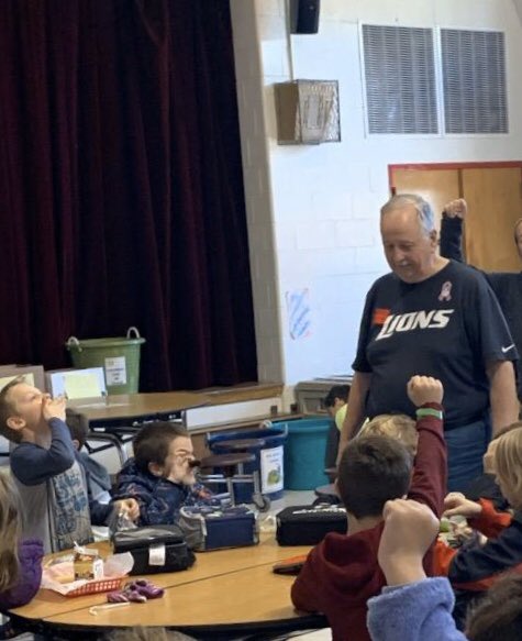 danahepner's tweet photo. @romeoschools @RomeoSupt Romeo School Board even supports our students during lunch! Thank you, Mr Conner, for volunteering to help with lunch duty at Washington today! Students loved having you here. #BeRomeo https://t.co/nnn95qMLGu
