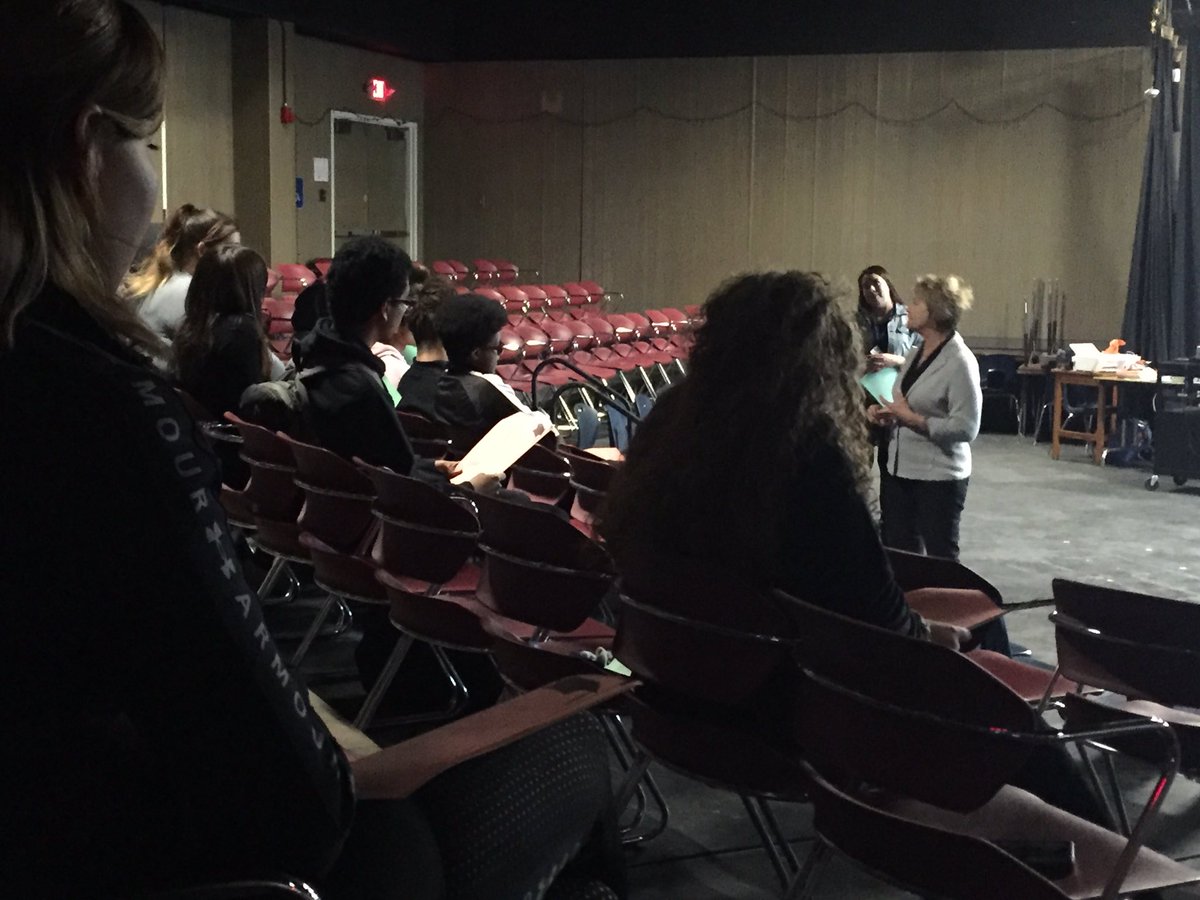ITS_BonnieG's tweet photo. Class of 2020 meetings underway. Seniors are receiving important graduation information from our Principal, Ms. Giba, Student Activities Manager, Counselors and College Readiness. #IrvinHighSchool #RocketLegacy #IrvinRockets @fehuizarAP @irvinstuco @IrvinKeyClub @CenterIrvin https://t.co/HRJbfNFbgp