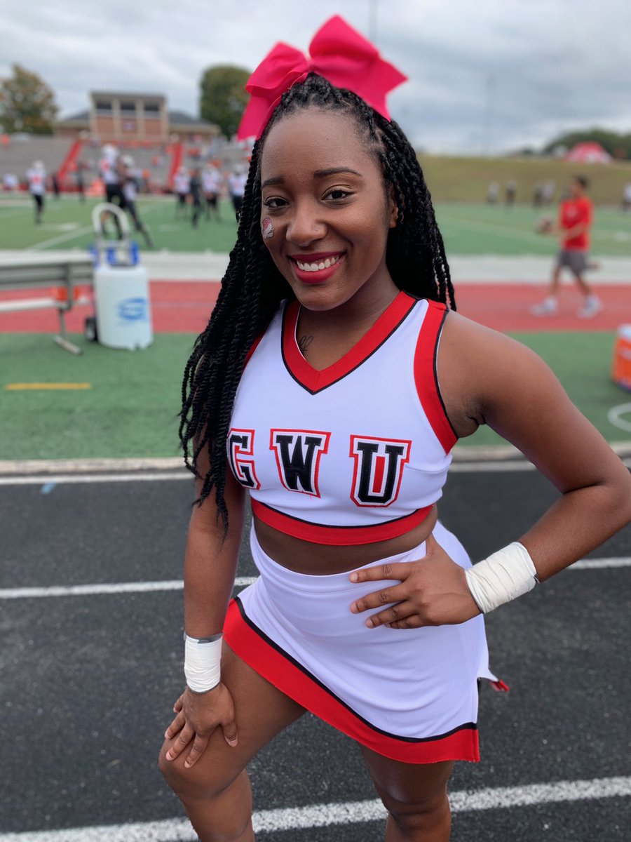 MEET THE TEAM MONDAY 

Everyone meet Naya ❤️🐾
Class: Senior🎓
Hometown: Robbins, NC 🛣
Major: Criminal Justice
Position: Base💪🏼
Fun Fact: Naya is NOT Leici’s twin nor are they related regardless of what everyone else thinks 😂