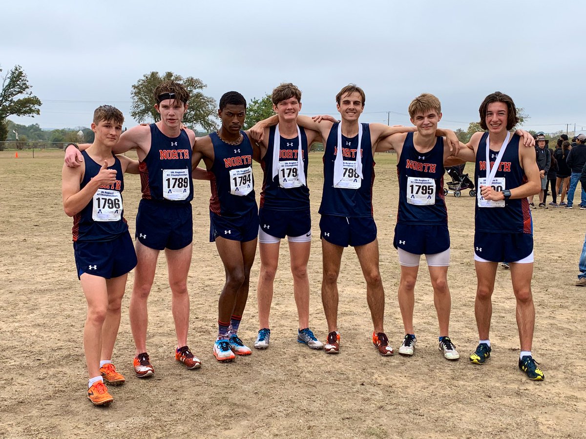 jrichardsNORTH's tweet photo. Good season ~ boys were 10th (huge for them!!) while the girls were a little short of getting to state (5th) BUT many, many PR’s to end the season! London was 3rd today and gets another crack at state in 2 weeks!! #nodaysoff #mnhsxc https://t.co/I3J256nqgG