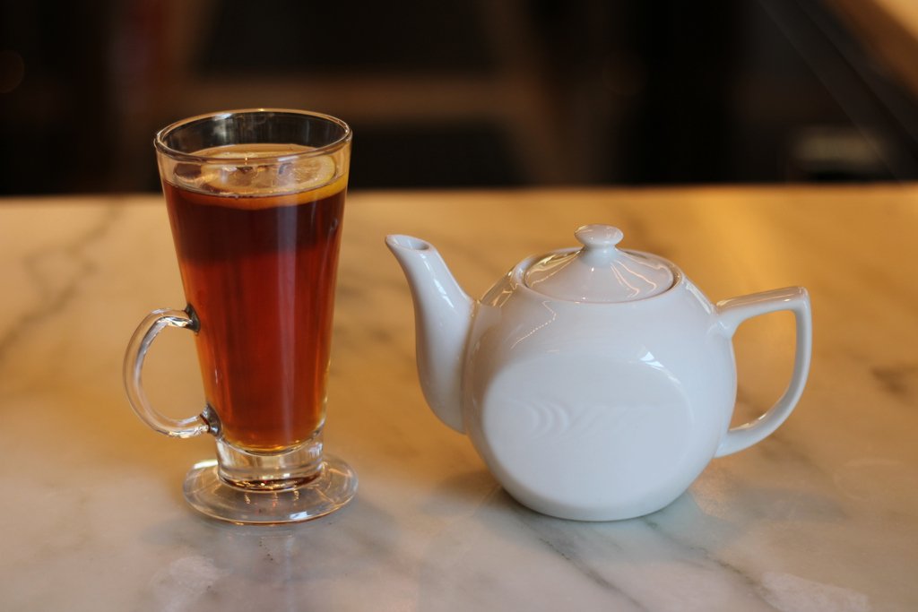 Is it just us or does this teapot seem to be the aggressor in this picture?

#emporiumfortcollins #emporiumkitchenandwinemarket #craftcocktails #instafood #falldrinks #askaboutourcocktailspecials #fallvibes #warmcocktails #joinus #warmup #hottoddy #emporiumtoddy