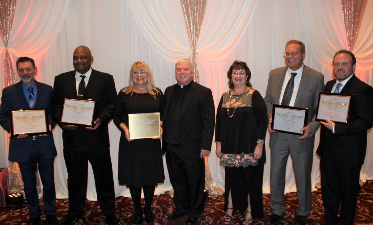 fly2ohare's tweet photo. Chicago Department of Aviation (CDA) Commissioner Jamie L. Rhee was honored at the 23rd Annual #WingsofVision awards banquet, hosted by the Interfaith Airport Chapels. She received the Executive Service award which honors airport community members. Congrats! https://t.co/PGJsIyuqkO