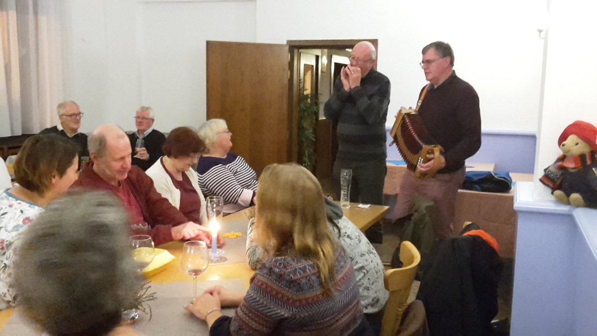 Food wine and beer plus songs in the Ratskeller Großalmerode on our last evening. #winningAtTwinning <a href="/roystoncrow/">Royston Crow</a> <a href="/TheListing/">thelisting</a> <a href="/Roystontown/">Royston Town Council</a>