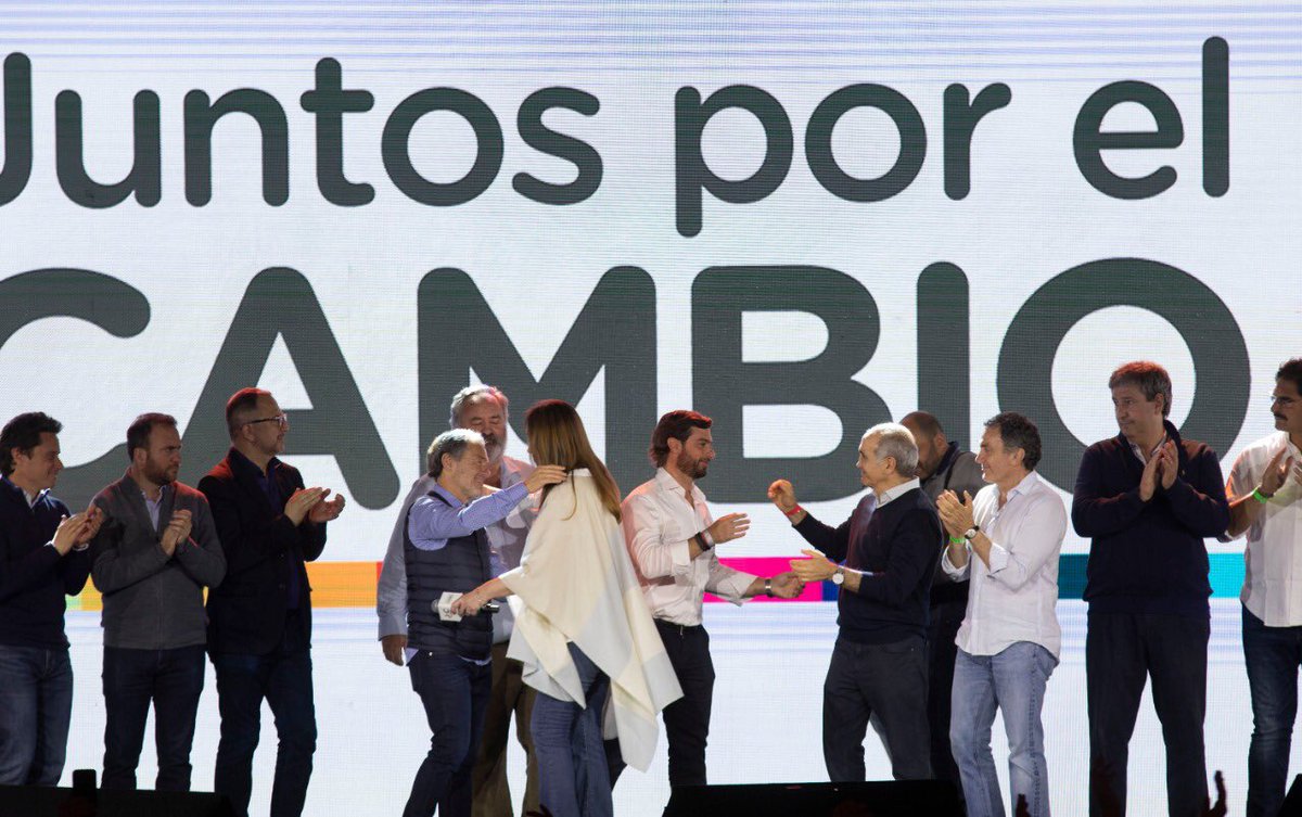 “Voy a seguir al lado de ustedes, las urnas no matan los sueños, en todo caso nos dicen que este no es nuestro momento, que tenemos que mejorar, no matan lo que creemos, lo que pensamos” <a href="/mariuvidal/">María Eugenia Vidal</a> Inmenso orgullo de acompañarte.