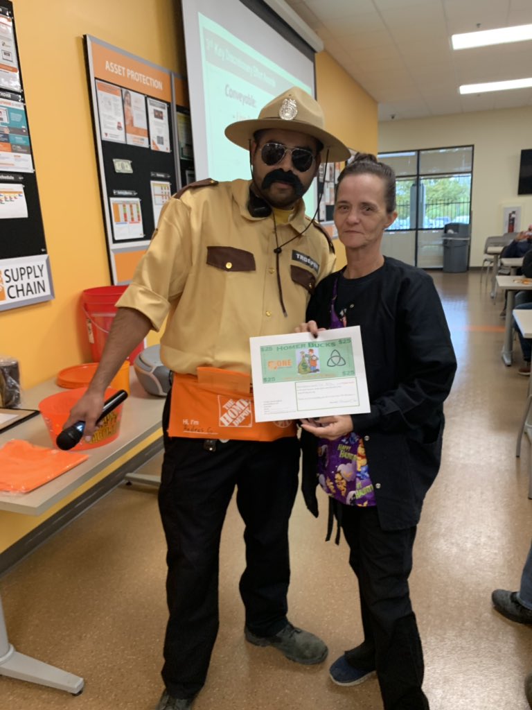 Jacque69807877's tweet photo. RDC 5024 Key 3 kicking of Halloween MIB week! https://t.co/WxfMh6wycS