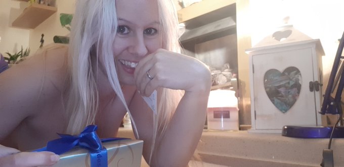 A huge thank you to the amazing person who made my Monday night the perfect night ( you know who you<a href="/tag/wetwednesday"class="tags"><span>#wetwednesday</span></a>