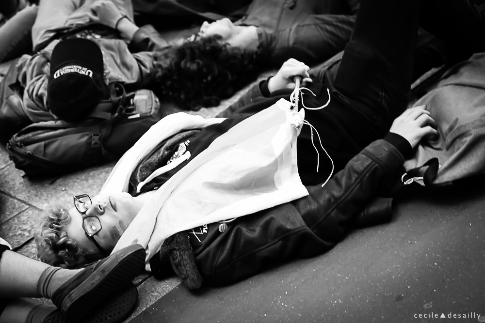 Fourmidable__'s tweet image. J&apos;ai reçu cette photo de moi prise pendant le die-in de l&apos;#existransinter

📸 : Cécile Desailly
Insta : ceciledesailly_photography