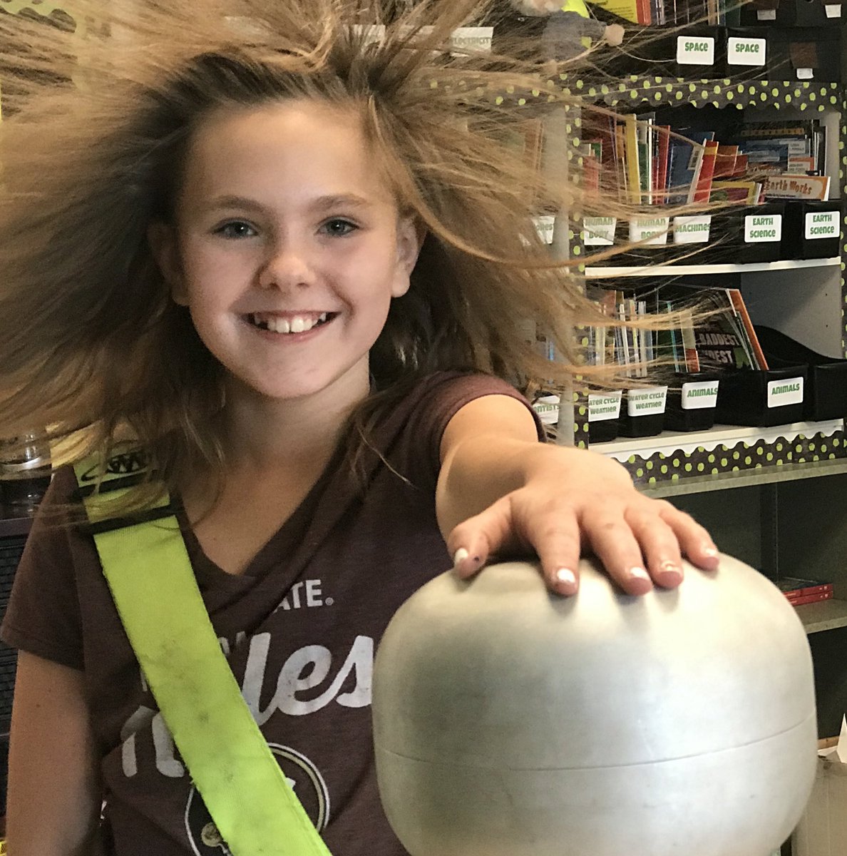 tracydshepp's tweet photo. It was a shocking day ⁦@ElbridgeGaleES⁩ ⁦@pbcsd⁩ ⁦@PBCSTEM⁩ ⁦@PBCSDScience⁩ #SheppardScience #scienceisfun #5thGrade https://t.co/BhbU3Nv1Yq
